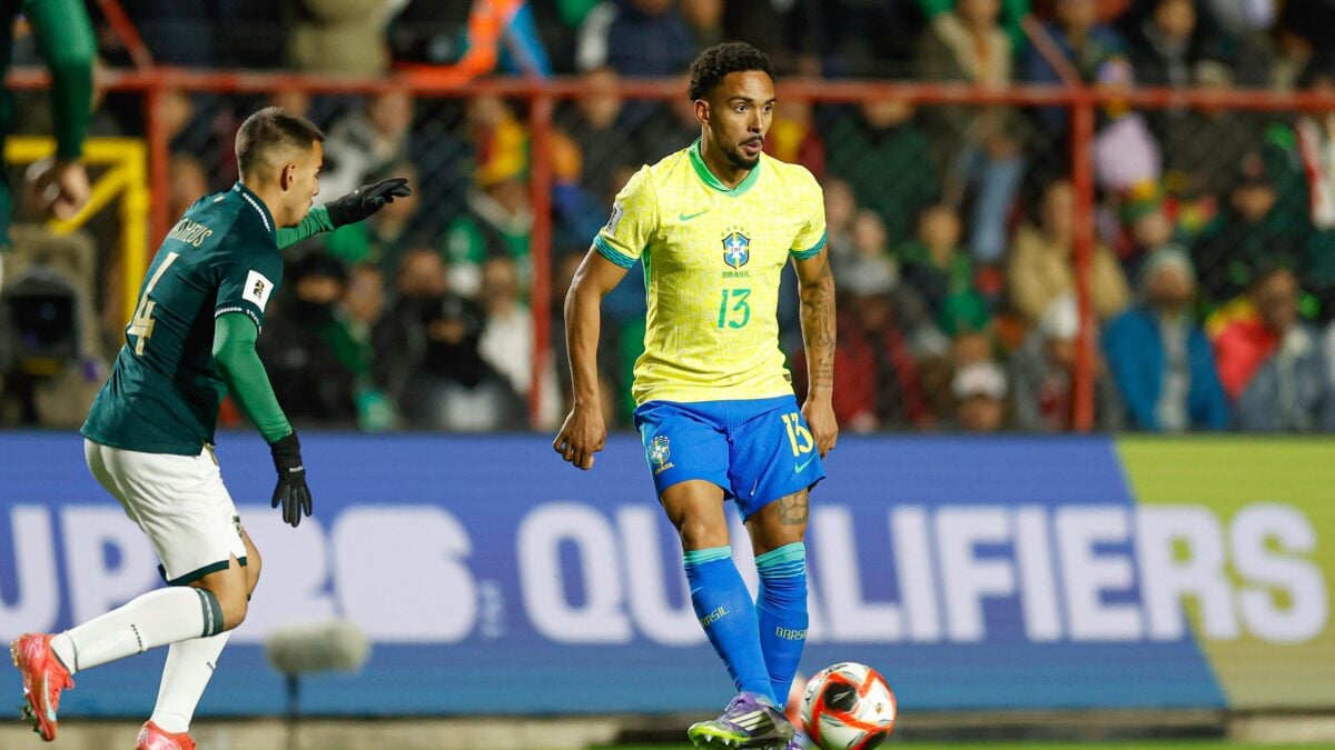 Vanderson é cortado por lesão e Ancelotti convoca Vitinho, do Botafogo, para amistosos