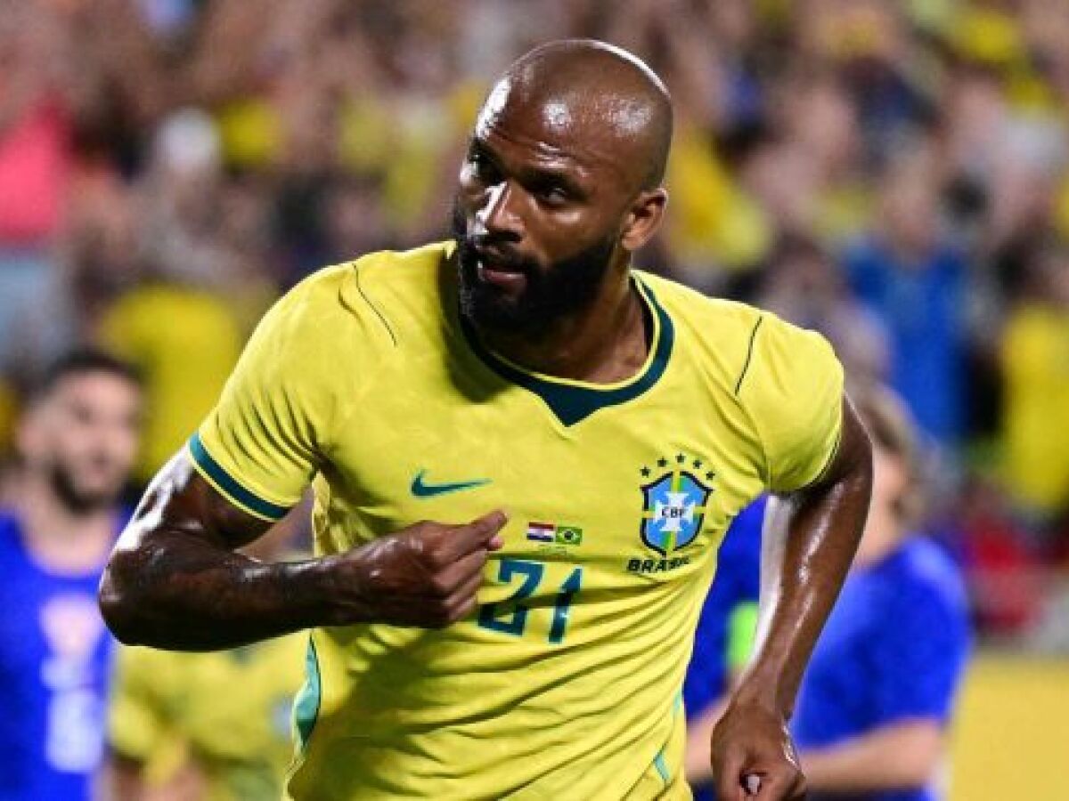 DE AJUDANTE DE PEDREIRO À SELEÇÃO: